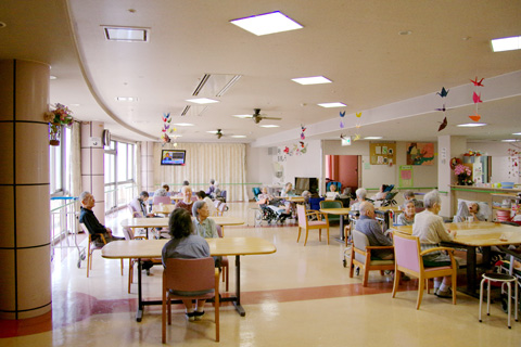 ２～４階介護老人保健施設